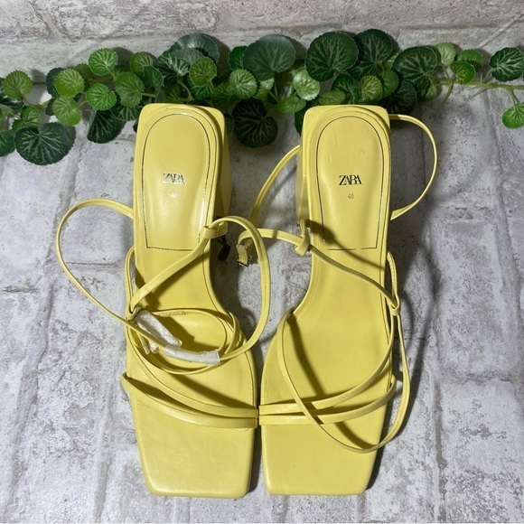 ZARA Women´s Leather Yellow Heeled square toed‎ sandals Size 40 - Picture 3 of 13